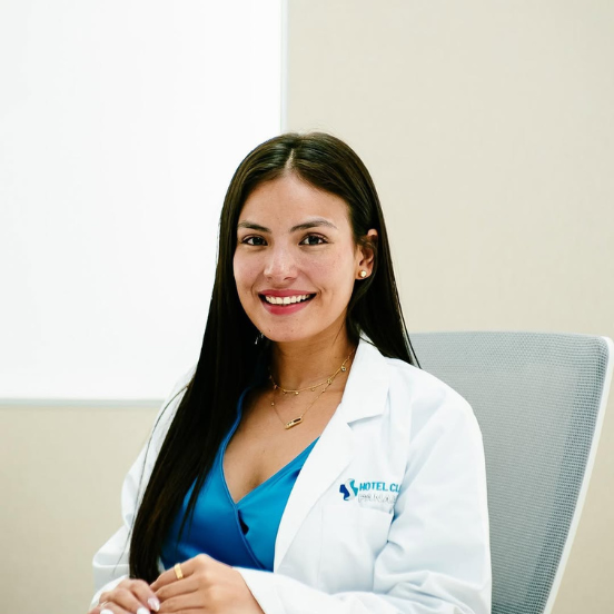 Madelaine Pitti en consulta nutricional